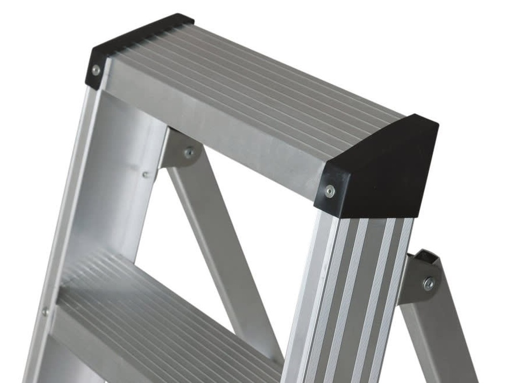 EN131 Professional Swingback Steps, Open 2.11m Closed 2.37m 10 Rungs