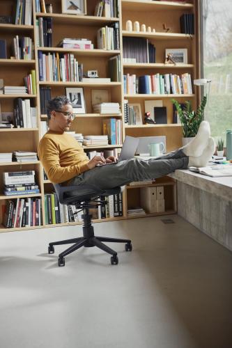 Numo Task Chair
