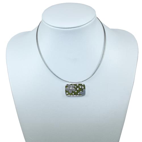 Pretty Silver and Green Flower Pendant Fashion Necklace 17
