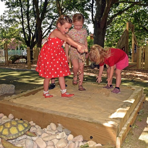 Wooden Outdoor Sand Pit with Cover 