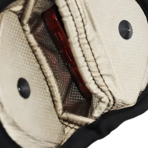 GO2 Magnetic Locking Mobile Phone Pouch