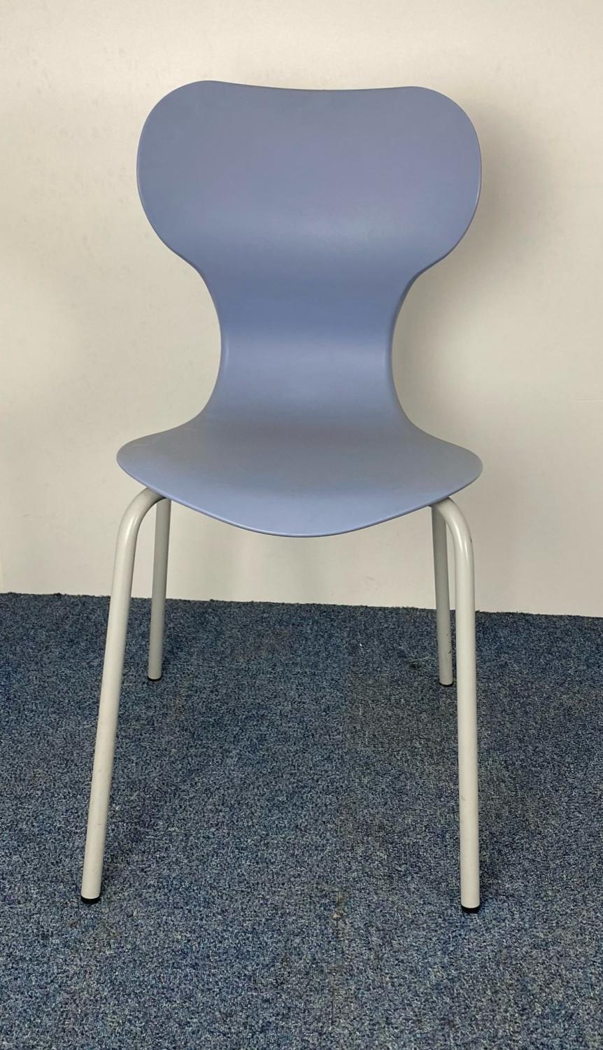 Second Hand Pale Blue Stacking Meeting / Bistro Chairs Plastic Seat Grey Metal Legs