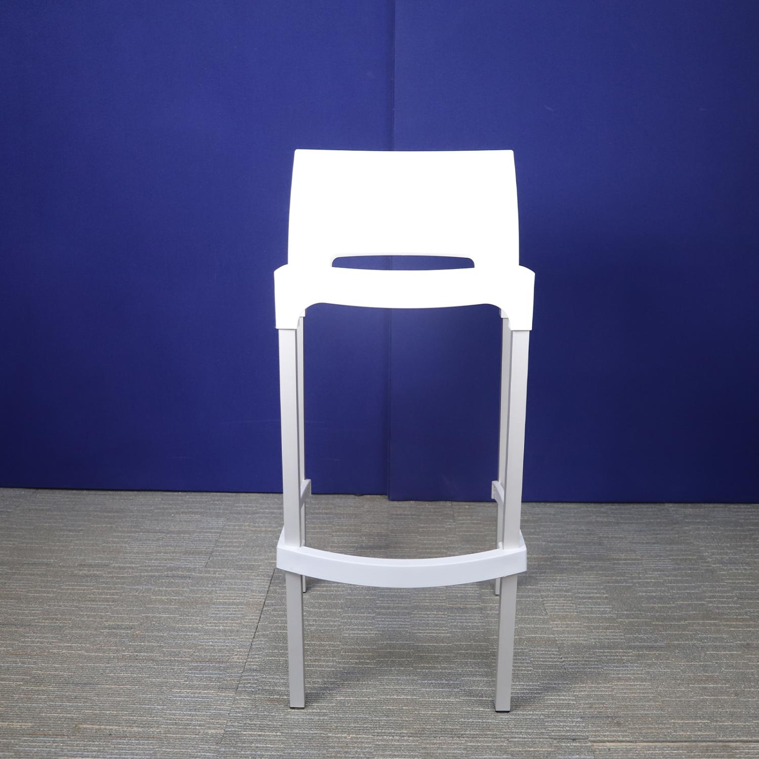 Second Hand Gio Bar Stool White Plastic Stool with Silver Legs and Foot Bar