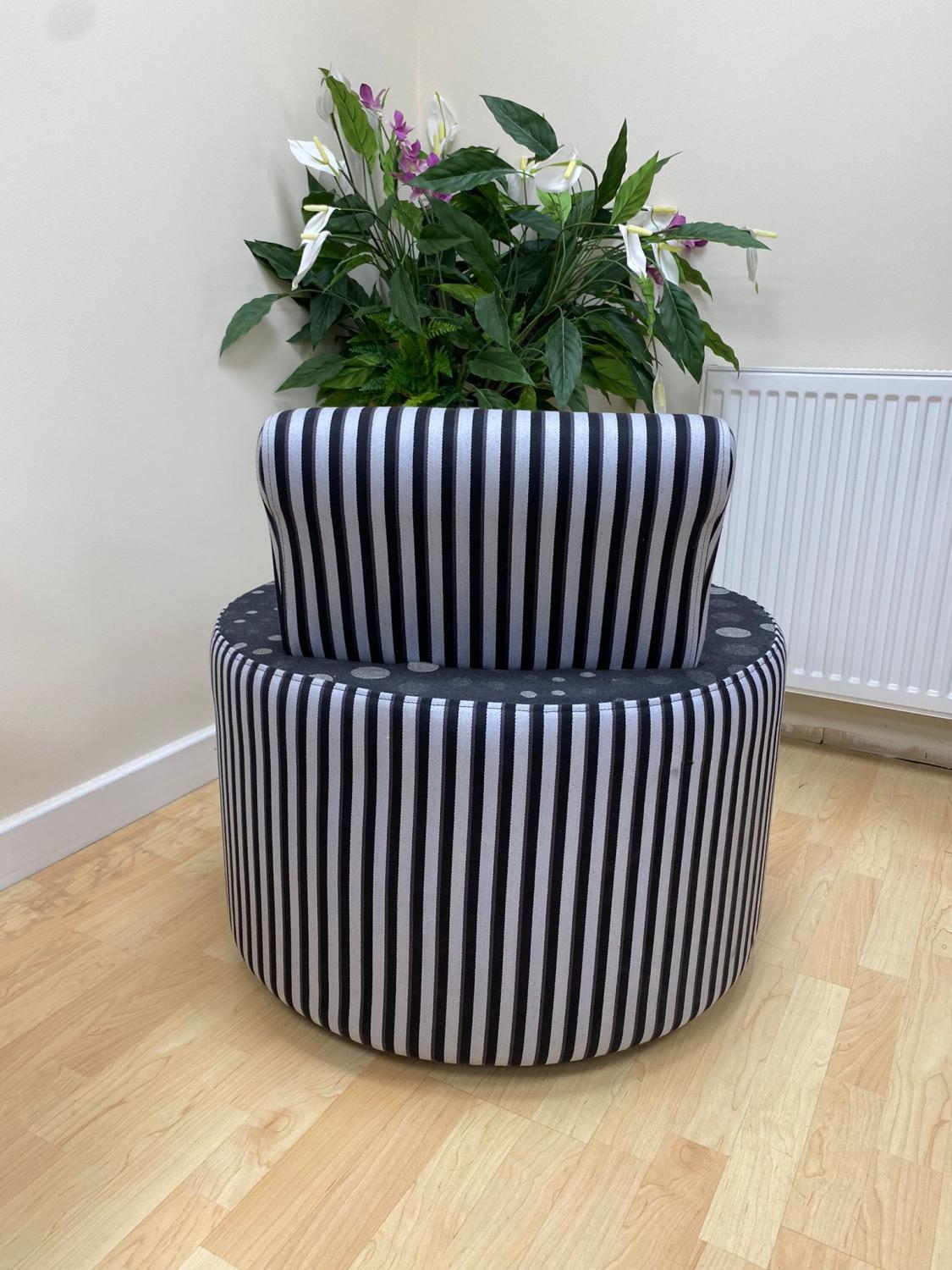 Second Hand Grey Reception Chair - Soft Seating