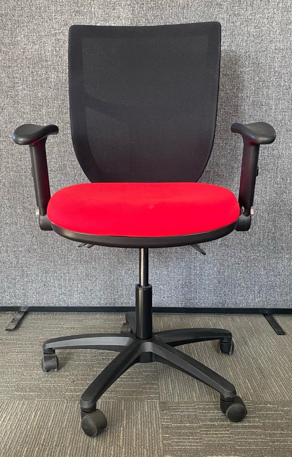 Second Hand Red Fabric Seat Black Mesh Back Operators Chair Adjustable With Arms