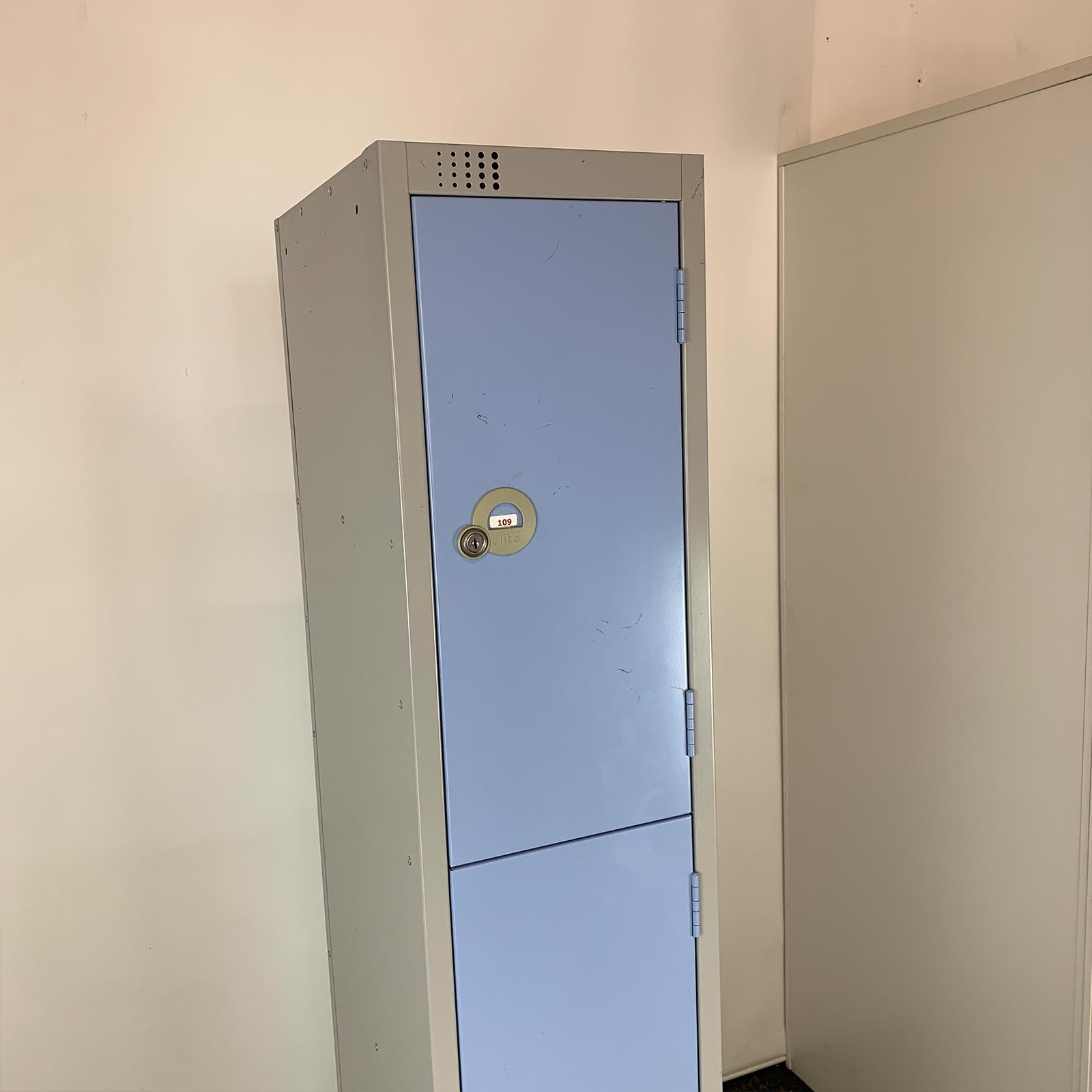 Second Hand- Lockers