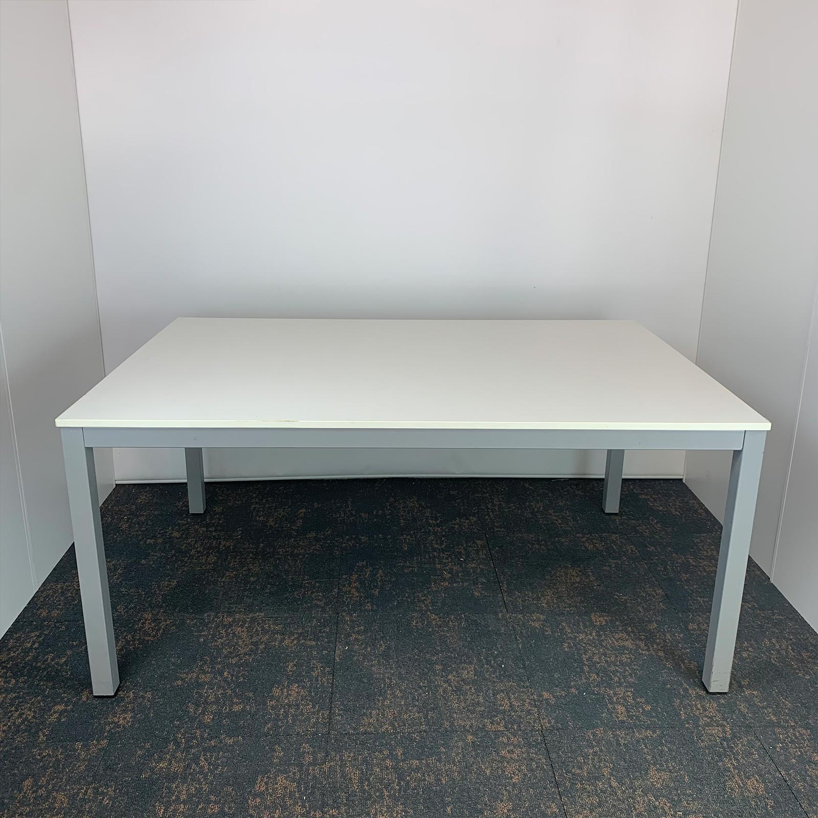 Second Hand- Tables