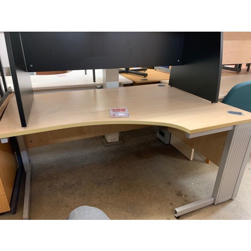 Crescent Desk, Right-Hand, Finished In Maple. 1600mm Width x 1175mm Depth. 1 In Stock