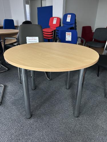 Used Meeting/Canteen Table, 1000mm Diameter, In Beech Finish. 1 In Stock