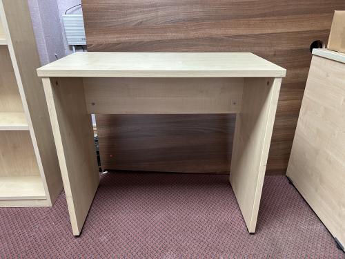 Used Workstation, In Maple Finish - 800mm Width x 720mm High x 400mm Depth. 1 In Stock