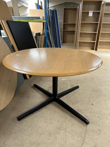 Used Meeting/Canteen Table, In Oak Finish & Black Base, 1200mm Diameter. 1 In Stock