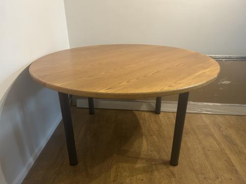 Used Meeting/Canteen Table, With Tubular Legs, 1400mm Diameter - Oak Finish. 1 In Stock