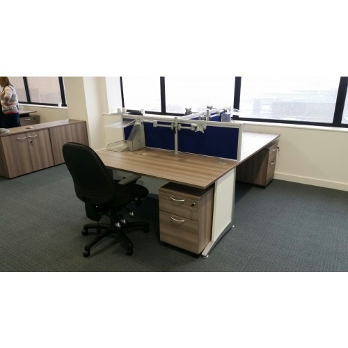 1600 WIDE DESK MOUNTED SCREEN WITH TOOL RAIL