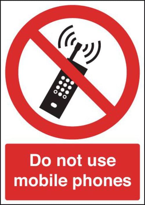 420x297mm Do Not Use Mobile Phones - Rigid