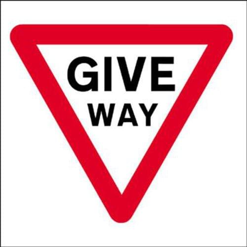 450x450mm Give Way traffic sign