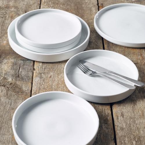 GenWare Porcelain Low Presentation Plate 30cm12