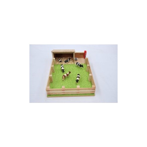 Millwood Crafts - CALF HOUSE WITH FIELD