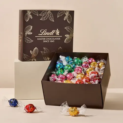 Lindt Pick & Mix Selection Box 800g - 64 Truffles