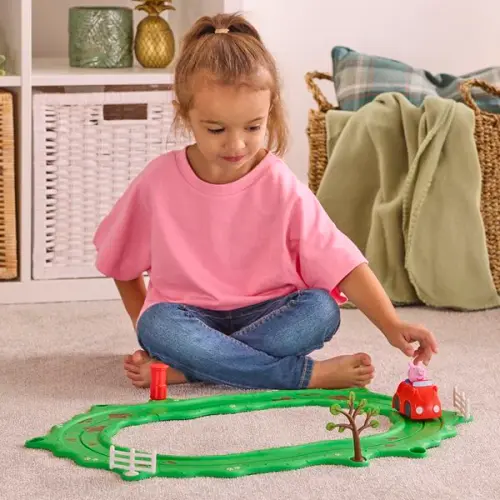 Peppa Pig Whizz-Around - Peppa's Little Red Car Set