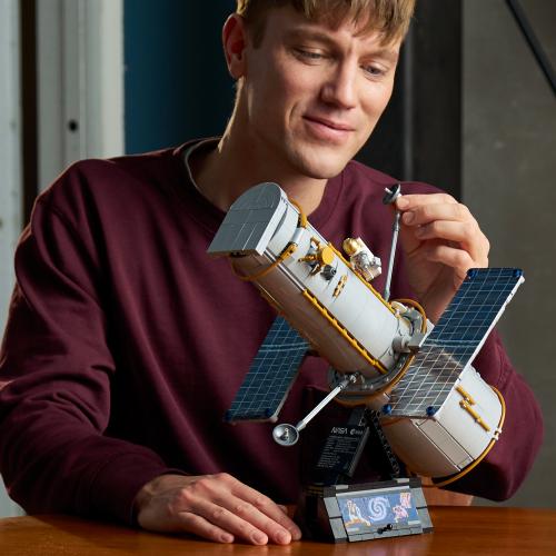 LEGO® Icons Hubble Space Telescope - Science Decor Set -11382 -  - Fagan Toys