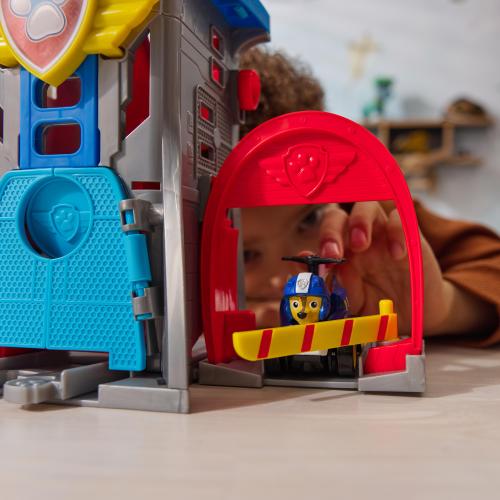 PAW Patrol Adventure Bay Airport Playset with Skye