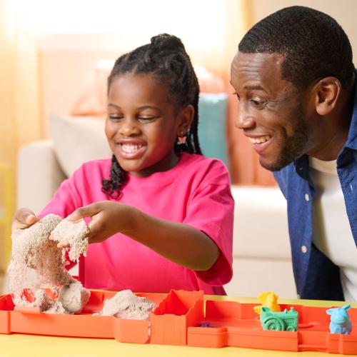 Kinetic Sand Sandy Farm Playset with Animal Molds