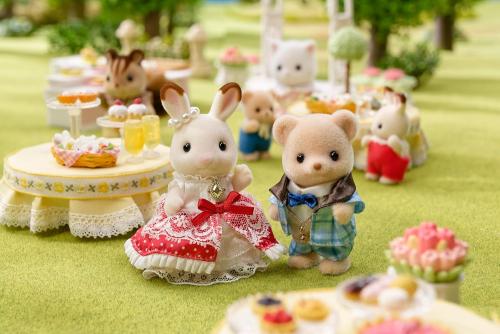 Sylvanian Families Anniversary Friends Set Freya & Theo