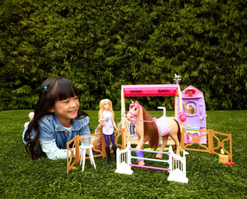 Barbie Mysteries The Great Horse Chase Ultimate Stable Playset