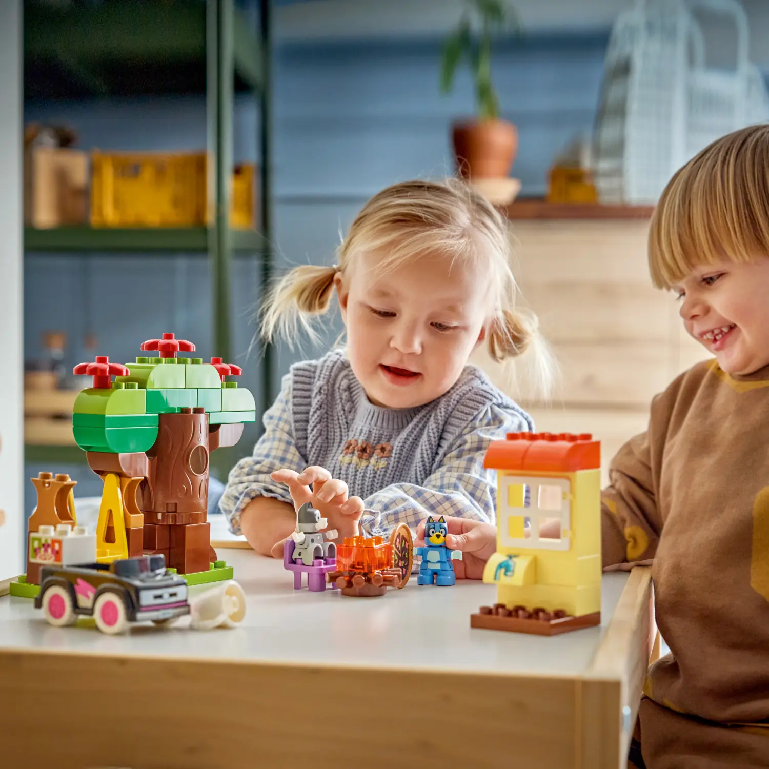 LEGO® DUPLO® Bluey Pizza Girls with Muffin and Bluey 10469 -  - Fagan Toys