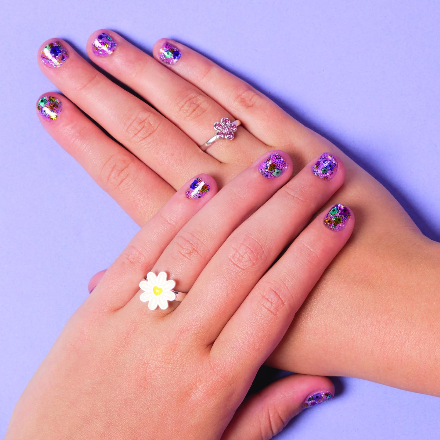 Cool Maker GO GLAM Nail Studio DIY Stamper Kit