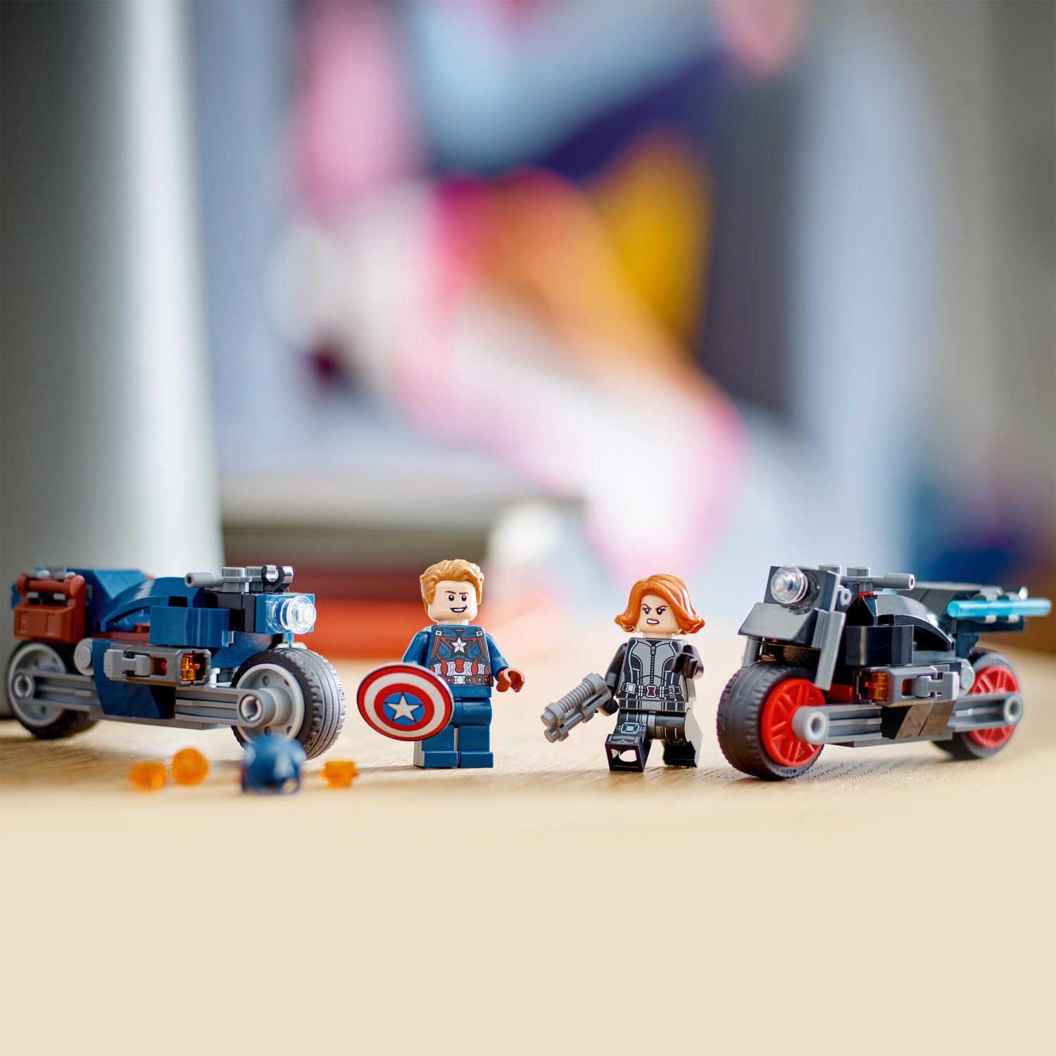LEGO Marvel Black Widow & Captain America Motorcycles LEGO Marvel Black Widow & Captain America Motorcycles