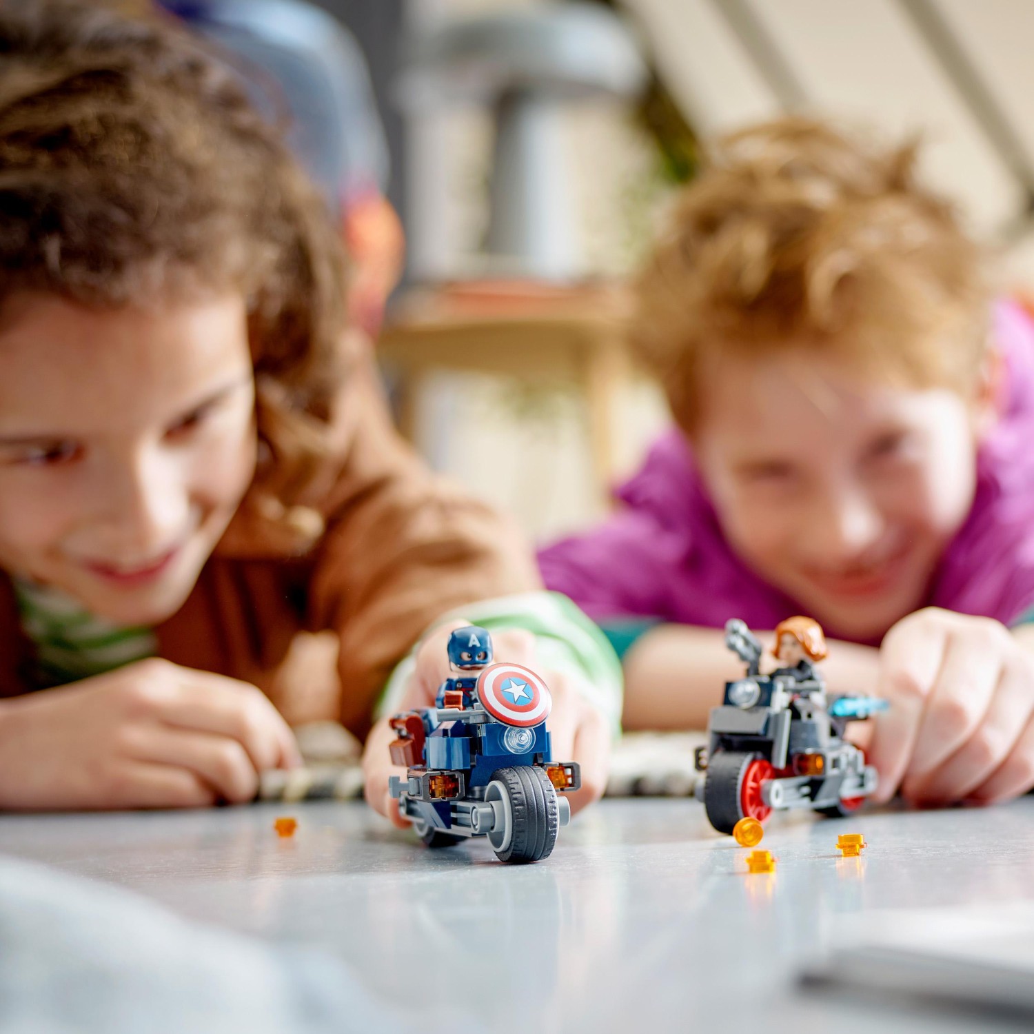 LEGO Marvel Black Widow & Captain America Motorcycles LEGO Marvel Black Widow & Captain America Motorcycles