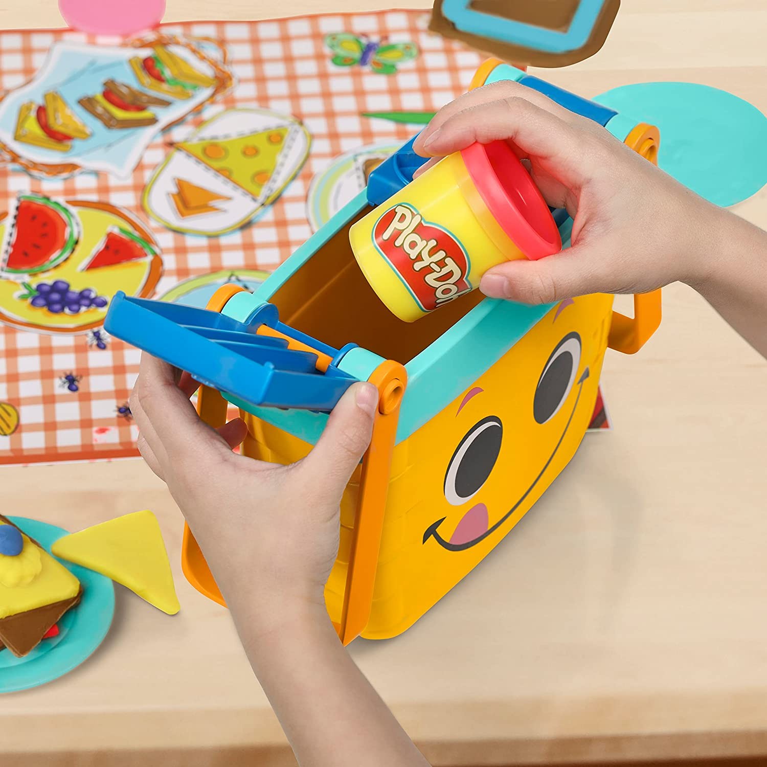 Play-Doh Picnic Shapes Starter Set Play-Doh Picnic Shapes Starter Set