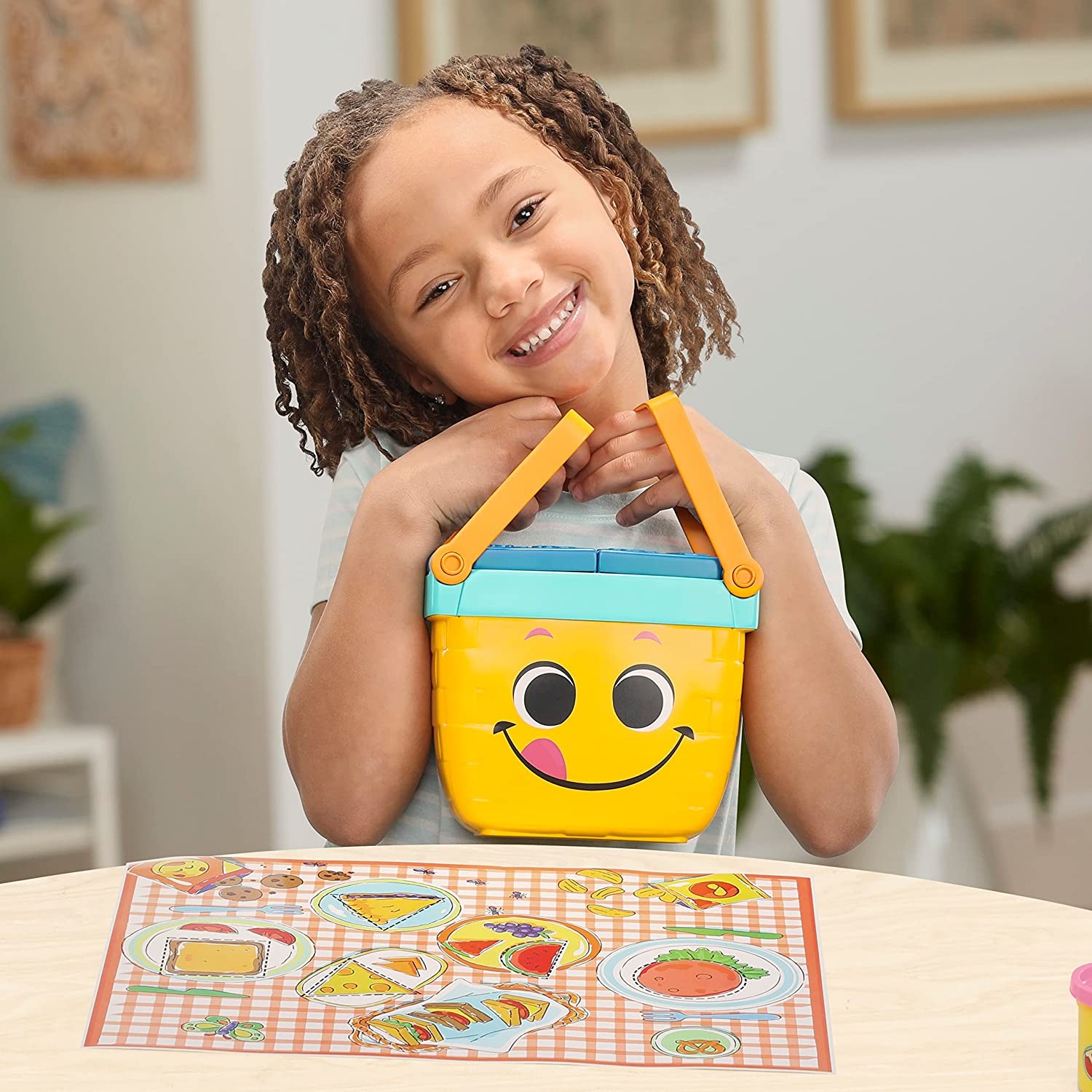 Play-Doh Picnic Shapes Starter Set Play-Doh Picnic Shapes Starter Set