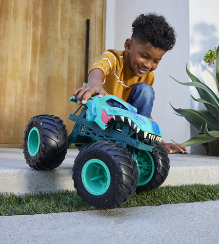 Hot Wheels Monster Trucks XL Mega Wrex