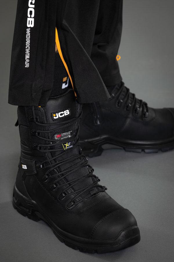 JCB820BL