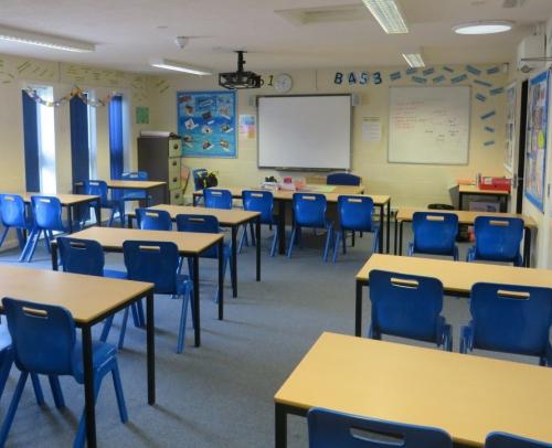 Titan Classroom Furniture Pack – 15 Tables & 30 Chairs