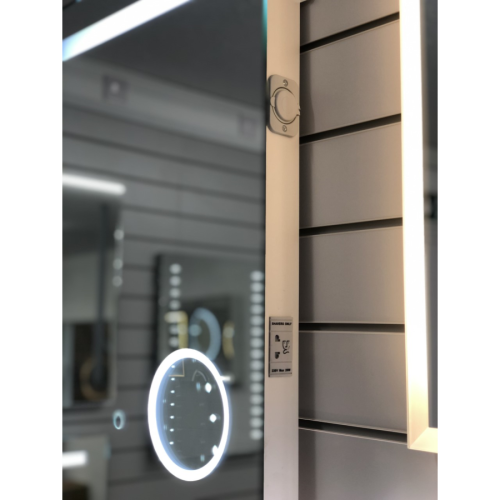 Plumb2u Cabrera 700 x 500mm Illuminated LED Mirror - Clear Glass SHM7050