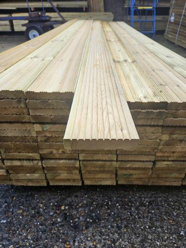 Decking Reeded & Grooved 32x150mm - 4.20 Metres