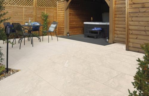 Pavestone Essenza White Porcelain Paving Slab 900x600x20mm