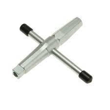 Universal radiator valve key