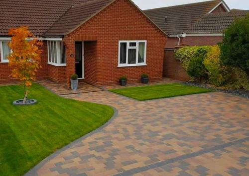 CASTLEPAVE SMOOTH 60MM CHESTNUT 3 SIZE MIX