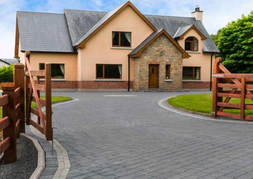 KINGSPAVE COBBLE 60MM DAMSON 3 SIZE MIX