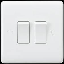 3 GANG 10AX LIGHT SWITCH CURVED EDGE